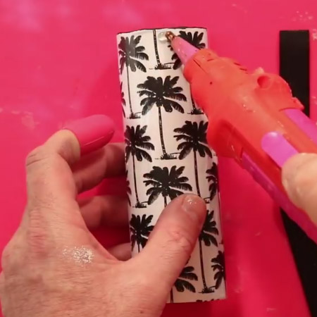 Cardboard tubes = Makeup holder