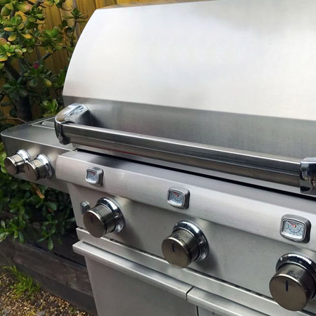 How to clean a gas grill