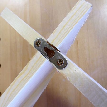 attach keyhole hanger to the back
