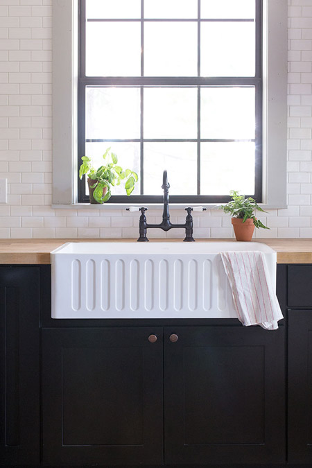 farmhouse sink