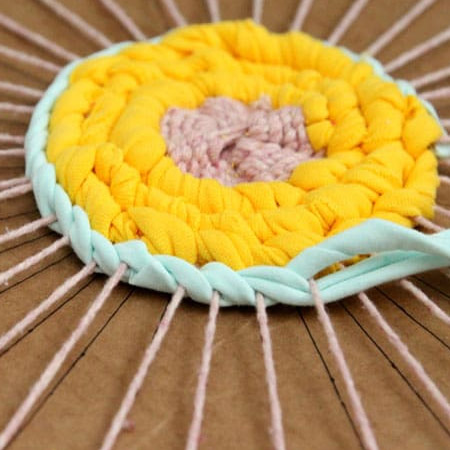 method used for making this rag rug isn't difficult