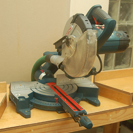 how to use sliding mitre saw