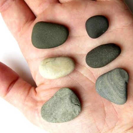 pebbles to make jewellery