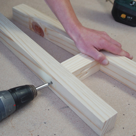 tutorial for farmhouse table with Rust-Oleum wood stain finish