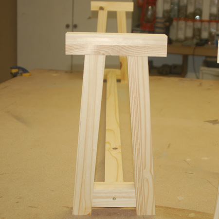 tutorial for farmhouse table with Rust-Oleum wood stain finish