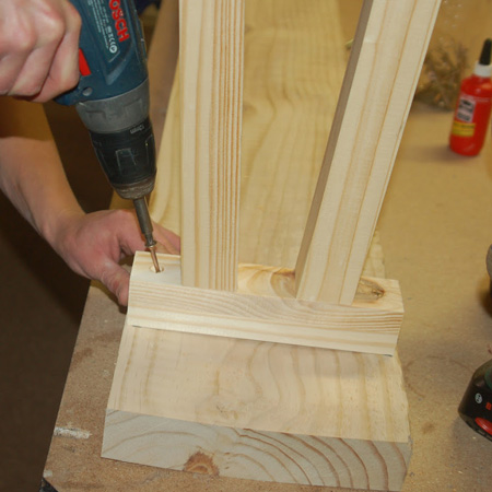 tutorial for farmhouse table with Rust-Oleum wood stain finish