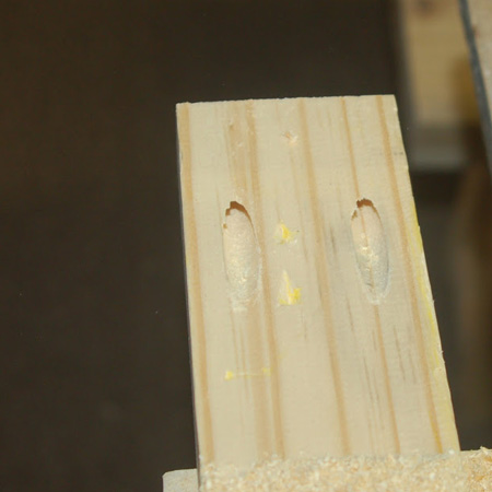 tutorial for farmhouse table with Rust-Oleum wood stain finish