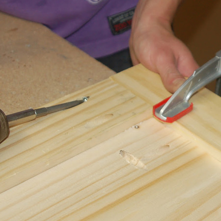 tutorial for farmhouse table with Rust-Oleum wood stain finish