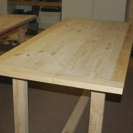 tutorial for farmhouse table with Rust-Oleum wood stain finish