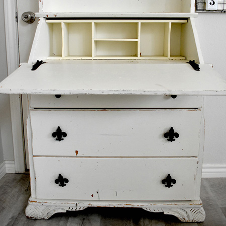 rust-oleum chalked paint before