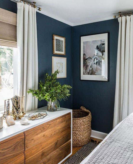 layer window treatment in bedroom