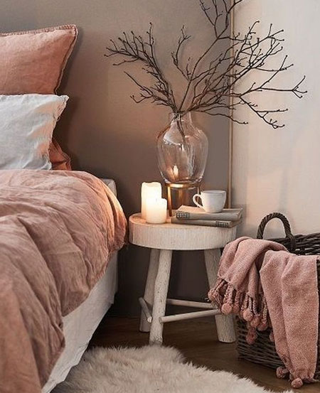 choose warm lighting for winter bedroom