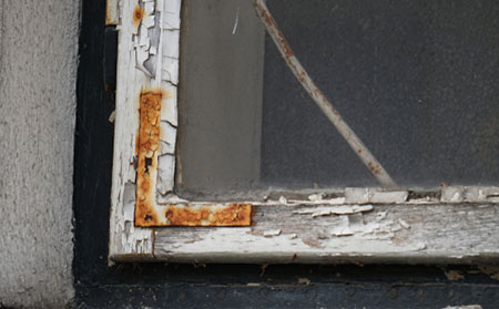 Signs When Replacing Windows and Doors Is Needed