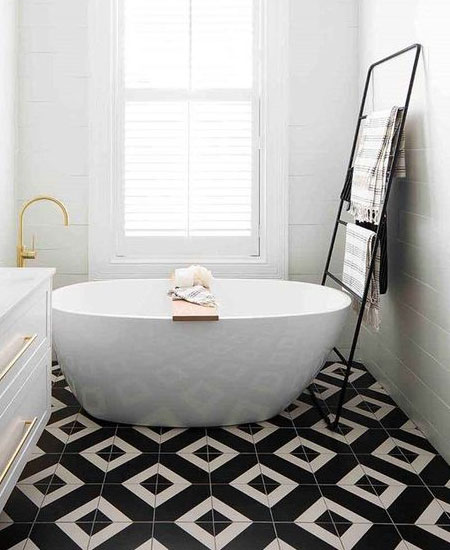 black and white tiles bathroom