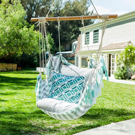 Make a Hanging Garden Chair for outdoors