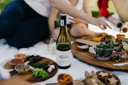 Sundowners and live music in the Tasting Venue 