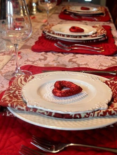 heart valentine table decor