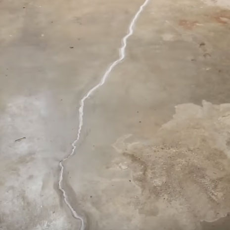 repair large cracks in concrete