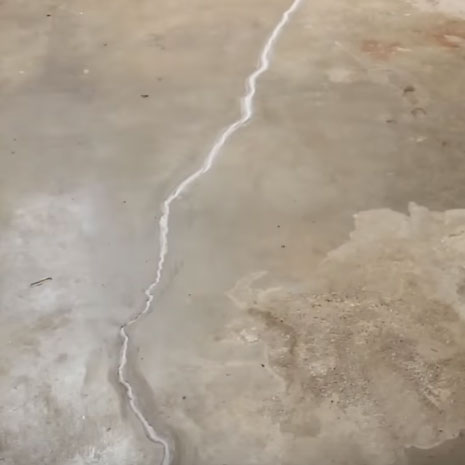 repair large cracks in concrete