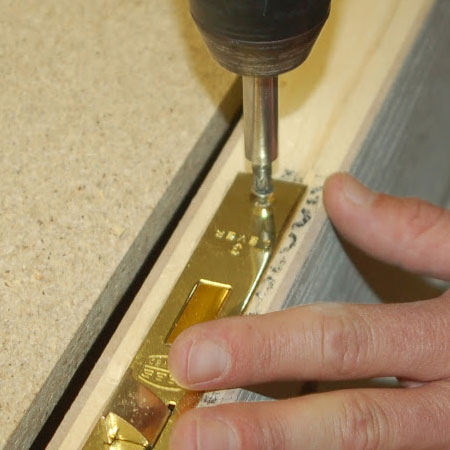 tighten lock