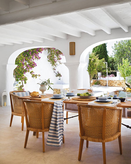 Decorating the perfect holiday home