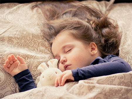 whats inside a weighted blanket
