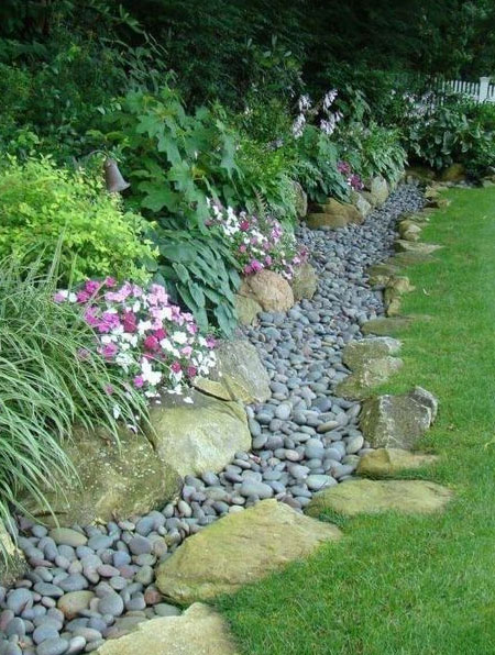 add interest to autumn garden