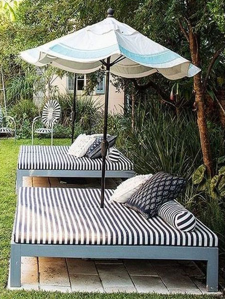 make a comfortable day bed for outdoors