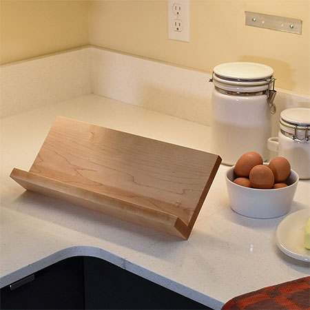 With this easy cookbook stand you can have your recipes at hand