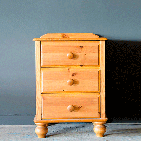 upcycle bedside cabinet with chalk paint