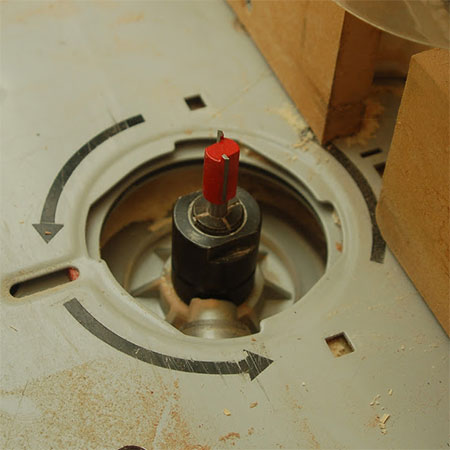 use router to cut slots