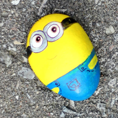 paint pebbles minions tic tac toe