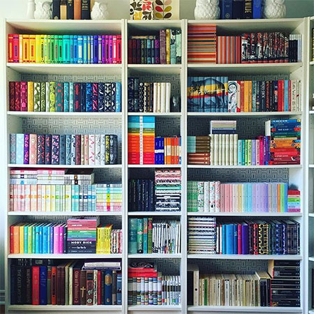 how to arrange bookcase by colour