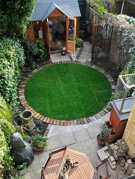 add curves to a small garden