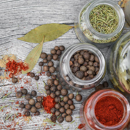 10 Smart Ways to Organize and Store your Spices