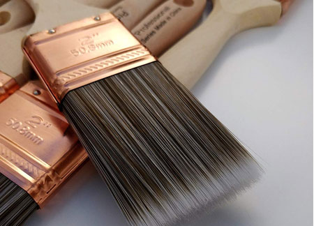 synthetic or natural bristle paint brush