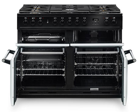 AGA Masterchef Deluxe features a large multifunction oven