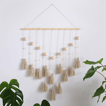 make a Decorative Yarn Wall Hanging