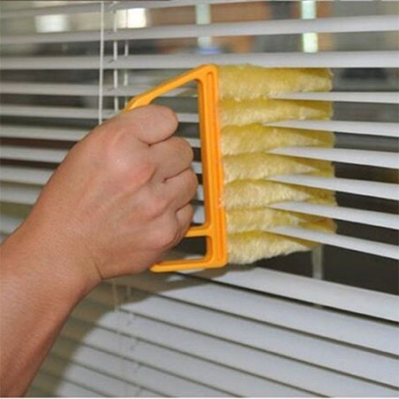 easy way to clean venetian blind