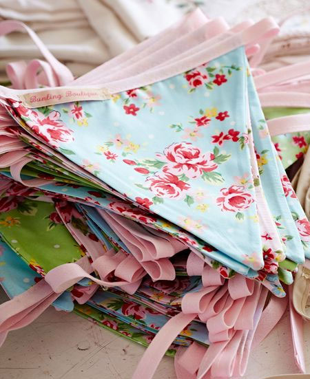 how to make pretty fabric bunting