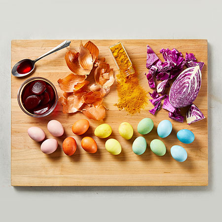 stain easter eggs with natural materials
