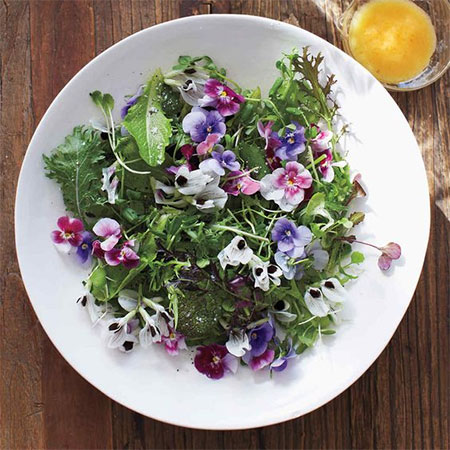salad with edible fresh flowers