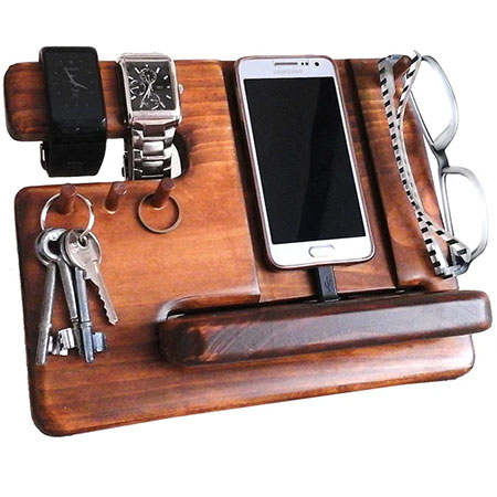 man organiser and charging station