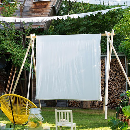 Set Up A Home Cinema In The Garden