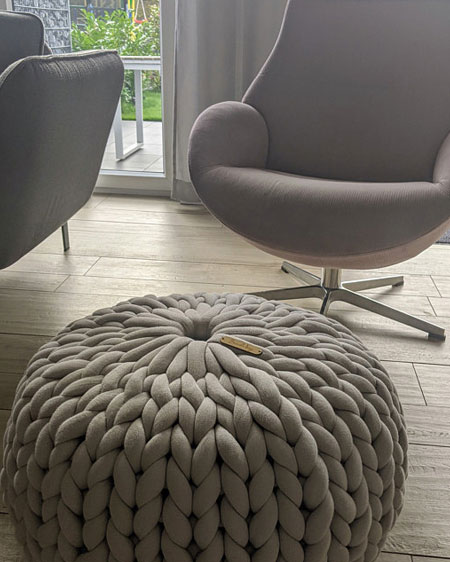 knit supa chunky wool pouff