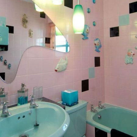 avoid trashy and kitsch in bathroom