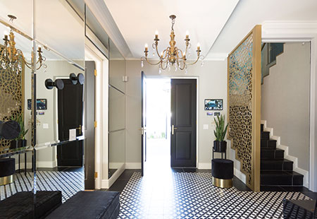 how to arrange entrance