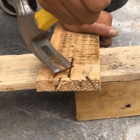reclaimed pallet garden bench