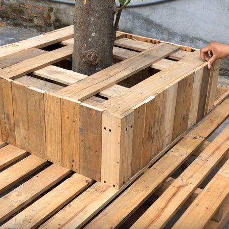 reclaimed pallet garden bench