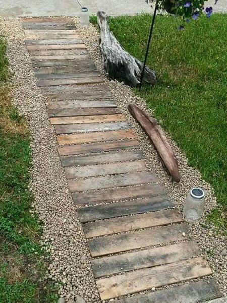 designs for reclaimed pallet paths